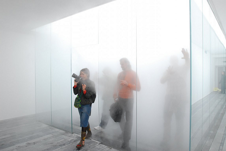 installatie Blind Light van Antony Gormley